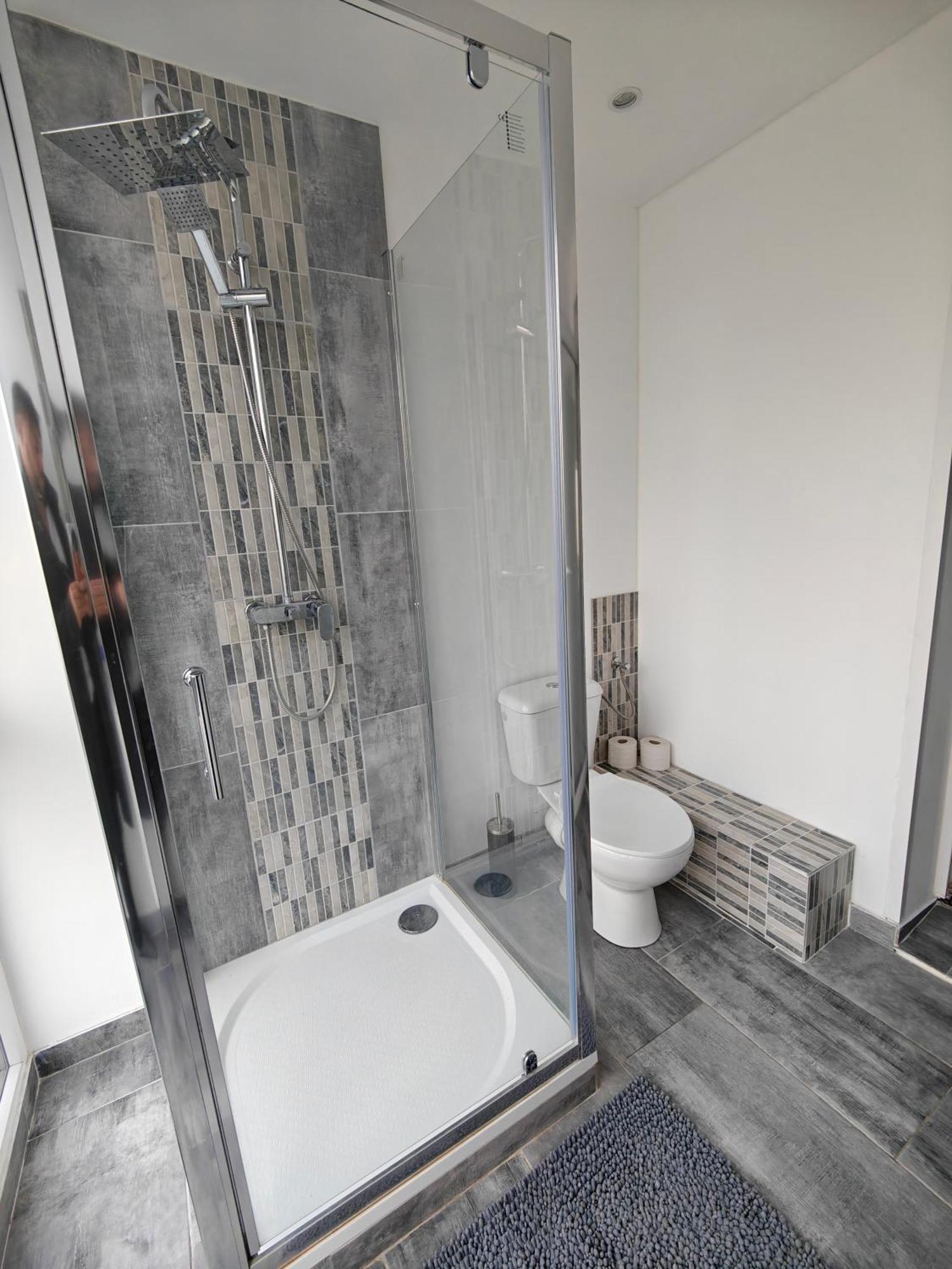 Suite 2 Lits Auberge Du Manala Hotel 24 24 Proche Basel Saint-Louis  Eksteriør bilde
